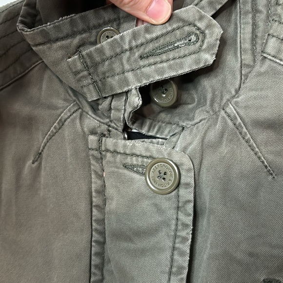 Abercrombie and Fitch Thinsulate Insulation Green Jacket - Preloved - Picture 12 of 16